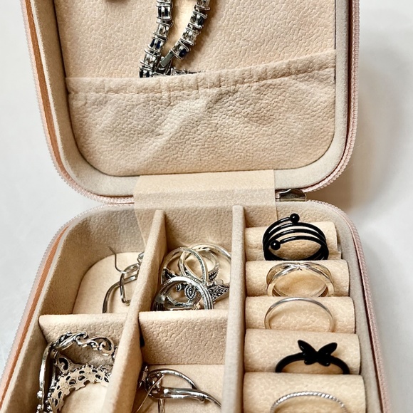 Jewelry Box - Small Travel Case with Zipper, Pale Pink, Organize, Purse #1KO2 - Picture 3 of 3